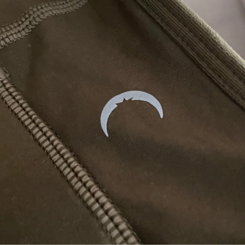 Like New!! Women's Zyia Active Olive Green Grid Sports Bra - Size Large - Picture 14 of 16